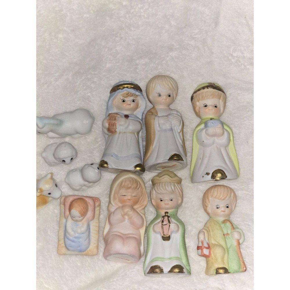 Vintage Ceramic Nativity Figurines Wise Men Set Gold Accents Religious Decor - Picture 2 of 6
